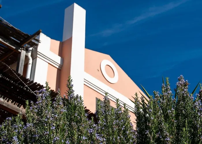 Mounda Retreat Hotel 3*